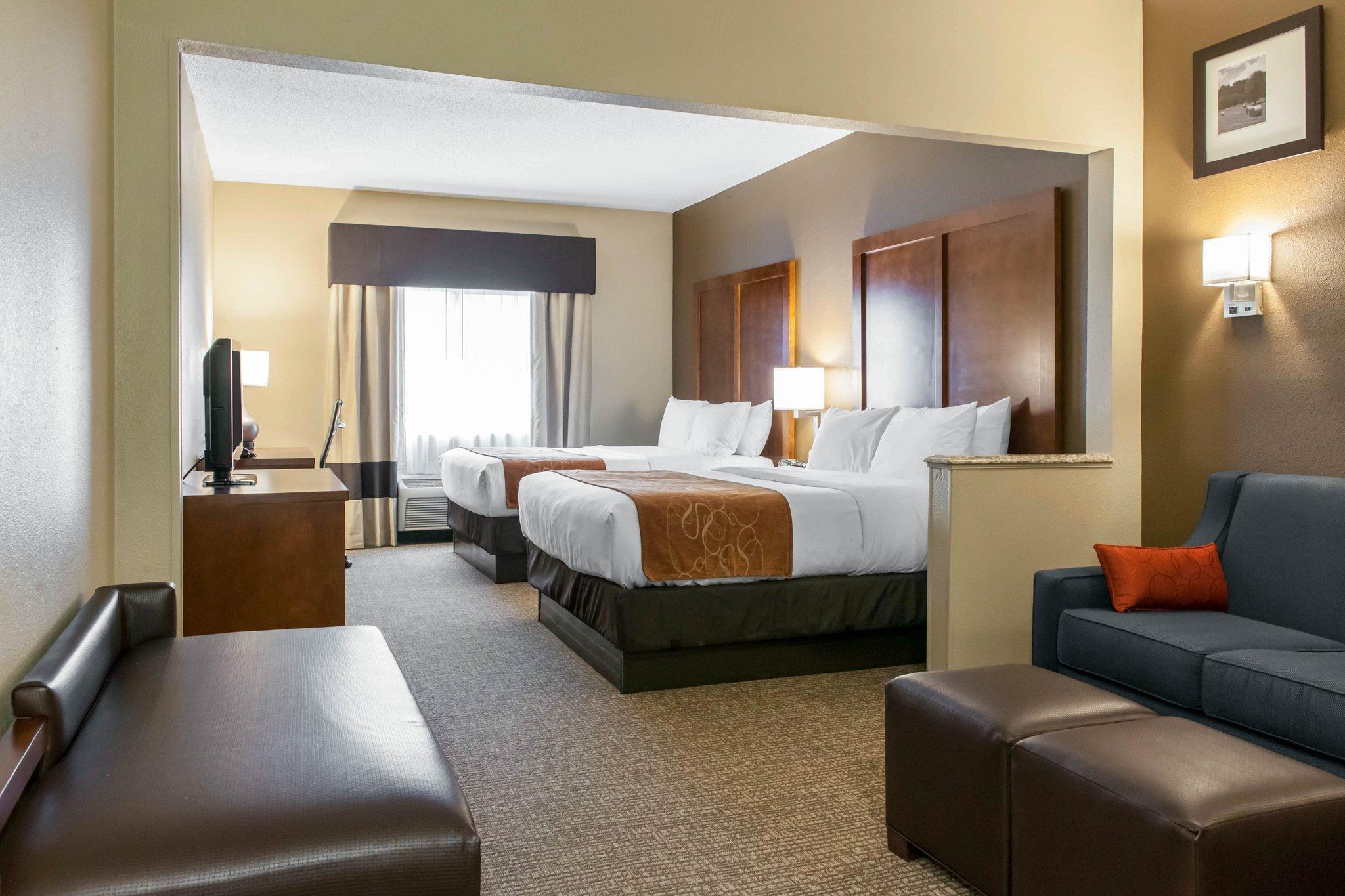 Comfort Suites Terre Haute University Area Exterior photo